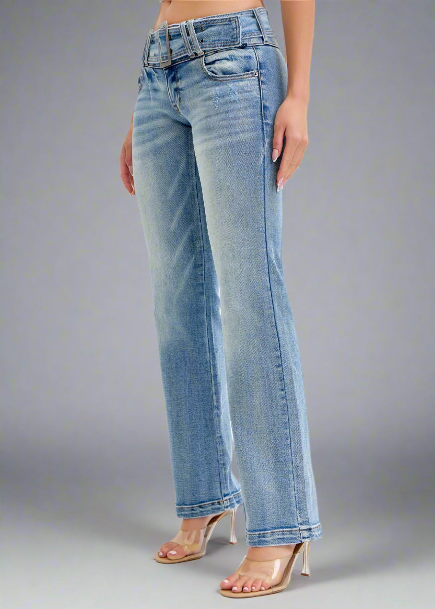 The Low Rise Flare Jean - cut to a low rise with a denim built-in belt, designed to fit super slim through the thigh before flaring from knee to ankle.
