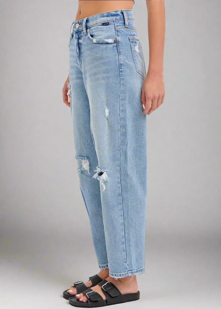 10 1/4" 
Mid Rise
Baggy Dad Jean
28" Inseam
Zipper Fly + Belt Loops 
Light Denim
Import 
FRONT RISE 10 1/4", INSEAM 28"   
Show Less
Fabric Contents
 99% Cotton, 1% Spandex