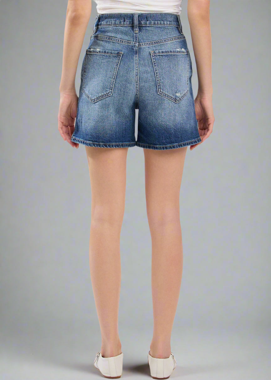 A nod to classic '90s style, the OLIVIA in WOB features an ultra-high rise and relaxed fit for a timeless mom-short silhouette.

- Ultra High Rise (12"): Defines and elongates your figure.
- Longer Inseam (23" Leg Opening / 5" Inseam): Extra coverage for a laid-back, vintage look.
- Comfort Stretch (94% Cotton, 5% Recycled Cotton, 1% Spandex): Sustainable fabric with the perfect amount of give.
- Medium Wash with Destruction: High-low wash and distressed details for a worn-in feel.