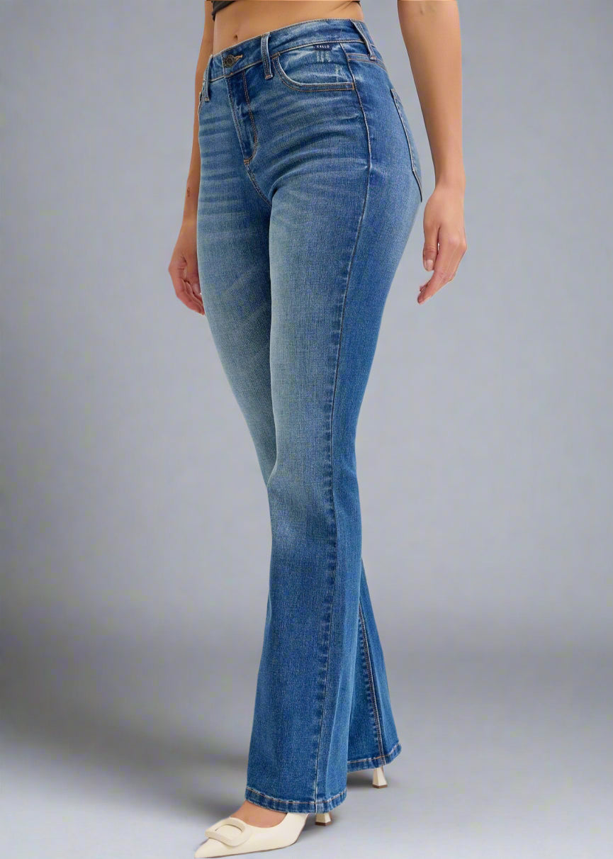 Mid-rise bootcut
Belt loops + Zip fly
Dark denim 
Import
Front Rise: 9 1/4" Inseam 32"
Fabric Content: 68% Cotton, 25% Polyester, 6% Rayon, 1% Spandex
Show Less
Fabric Contents
68% Cotton, 25% Polyester, 6% Rayon, 1% Spandex