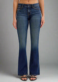 lady wearing jeans