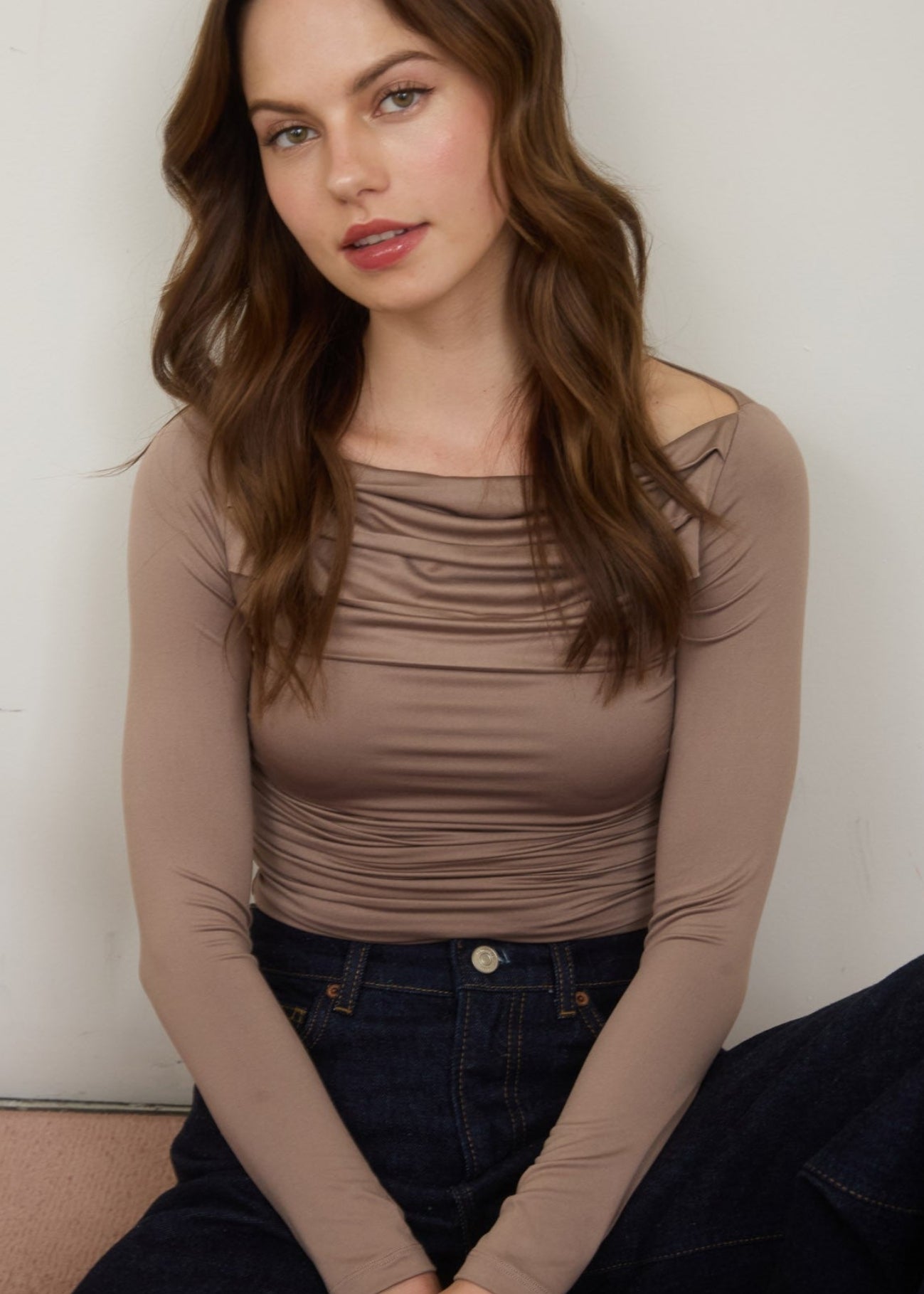 RUCHED FRONT DETAIL
CROPPED
SOLID
NOT LINED
KNIT TOP
95% POLYESTER
5% SPANDEX

