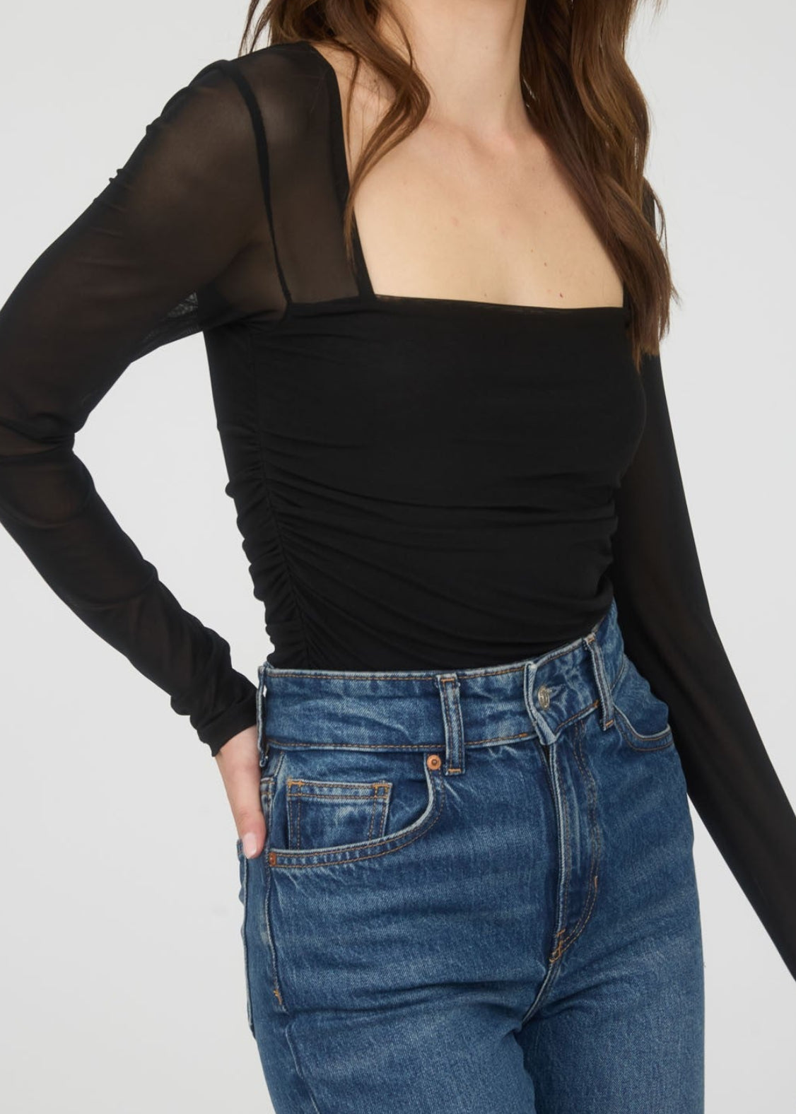 RUCHED WAIST DETAIL
SHEER DETAIL
KNIT TOP 
LINED SOLID 
SHELL:95%NYLON 5%SPANDEX 
LINING:100%POLYESTER
Fabric Contents
SHELL:95%NYLON 5%SPANDEX 
LINING:100%POLYESTER
